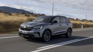 Kadjar nesplnil očekávání Renaultu, jeho nástupce tak vypadá zcela jinak a jmenuje se zcela jinak. Kompaktní SUV si říká Austral, délkou přesahuje 4,5 metru a designem karoserie i interiéru odpovídá posledním modelům značky v čele s elektrickým Méganem. Pod kapotou jsou zatím dva mildhybridy založené na přeplňované benzinové třináctistovce, během roku se objeví i klasický hybrid. S pohonem všech kol se zatím nepočítá, ceník pak obsahuje čtyři výbavy a ceny od 770 tisíc korun. U prodejců se Austral objeví v březnu.