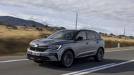 Kadjar nesplnil očekávání Renaultu, jeho nástupce tak vypadá zcela jinak a jmenuje se zcela jinak. Kompaktní SUV si říká Austral, délkou přesahuje 4,5 metru a designem karoserie i interiéru odpovídá posledním modelům značky v čele s elektrickým Méganem. Pod kapotou jsou zatím dva mildhybridy založené na přeplňované benzinové třináctistovce, během roku se objeví i klasický hybrid. S pohonem všech kol se zatím nepočítá, ceník pak obsahuje čtyři výbavy a ceny od 770 tisíc korun. U prodejců se Austral objeví v březnu.