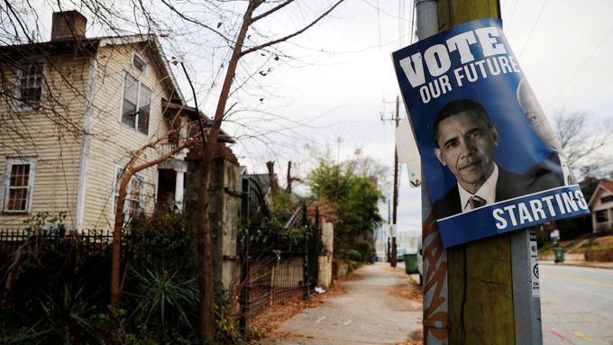 Plakát s Barackem Obamou vyzývající obyvatele Atlanty, aby šli volit - ilustrační foto.
