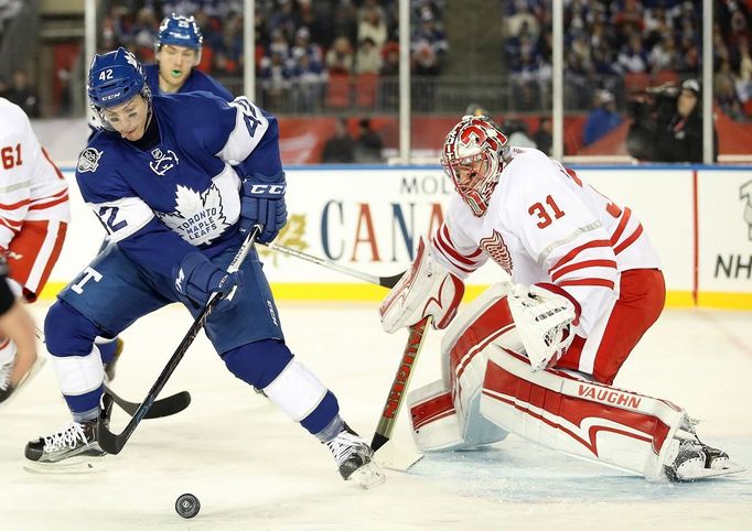 NHL Centennial Classic: Toronto - Detroit (Tyler Bozak a Jared Coreau)