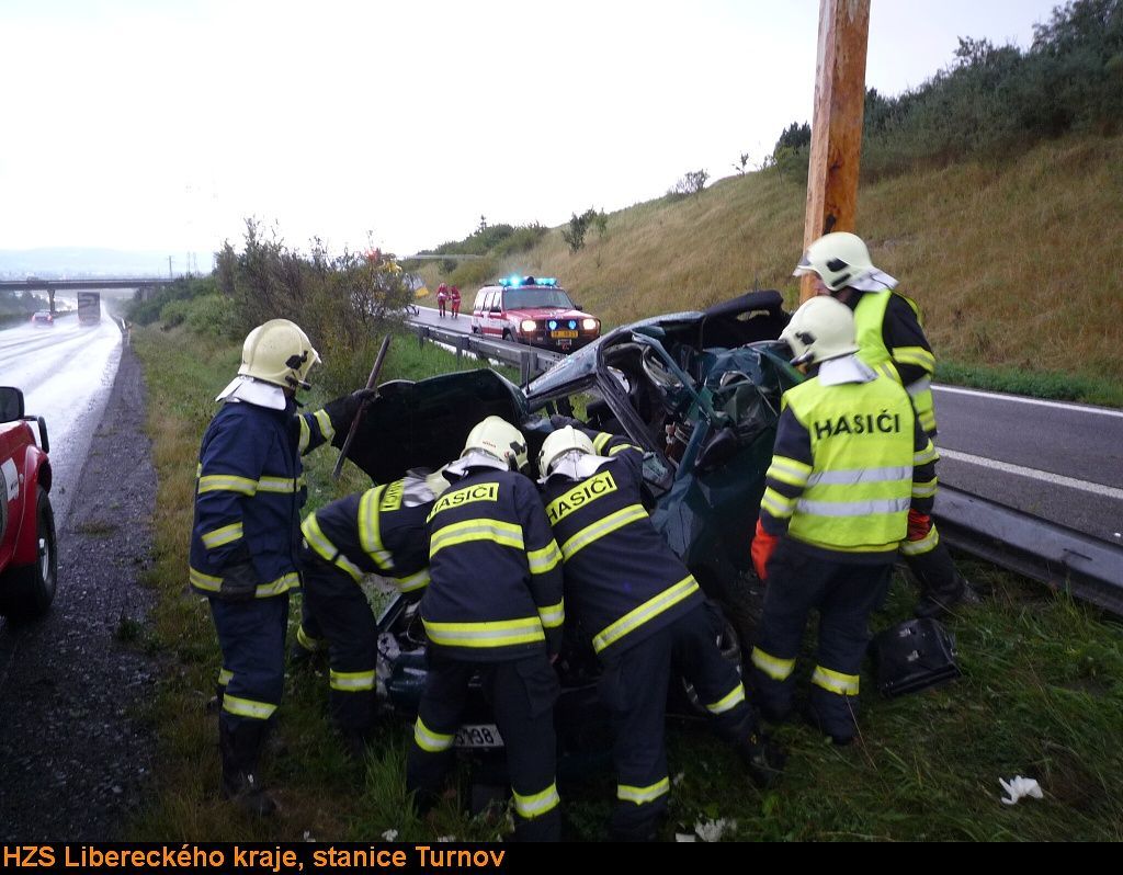 Nehoda Peugeotu 306 u Turnova