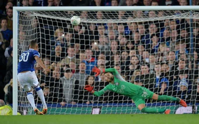 fotbal, anglický Ligový pohár 2018/2019, Everton - Southampton, Richarlison neproměňuje penaltu v rozstřelu