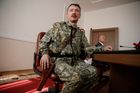Rusové na Krymu zadrželi Strelkova. Snažil se proklouznout na frontu, píší média