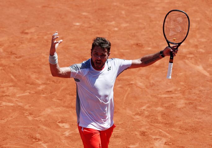 Tennis - French Open - Roland Garros, Paris, France - June 1, 2019. Switzerland's Stan Wawrinka reacts during his third round match against Bulgaria's Grigor Dimitrov. RE