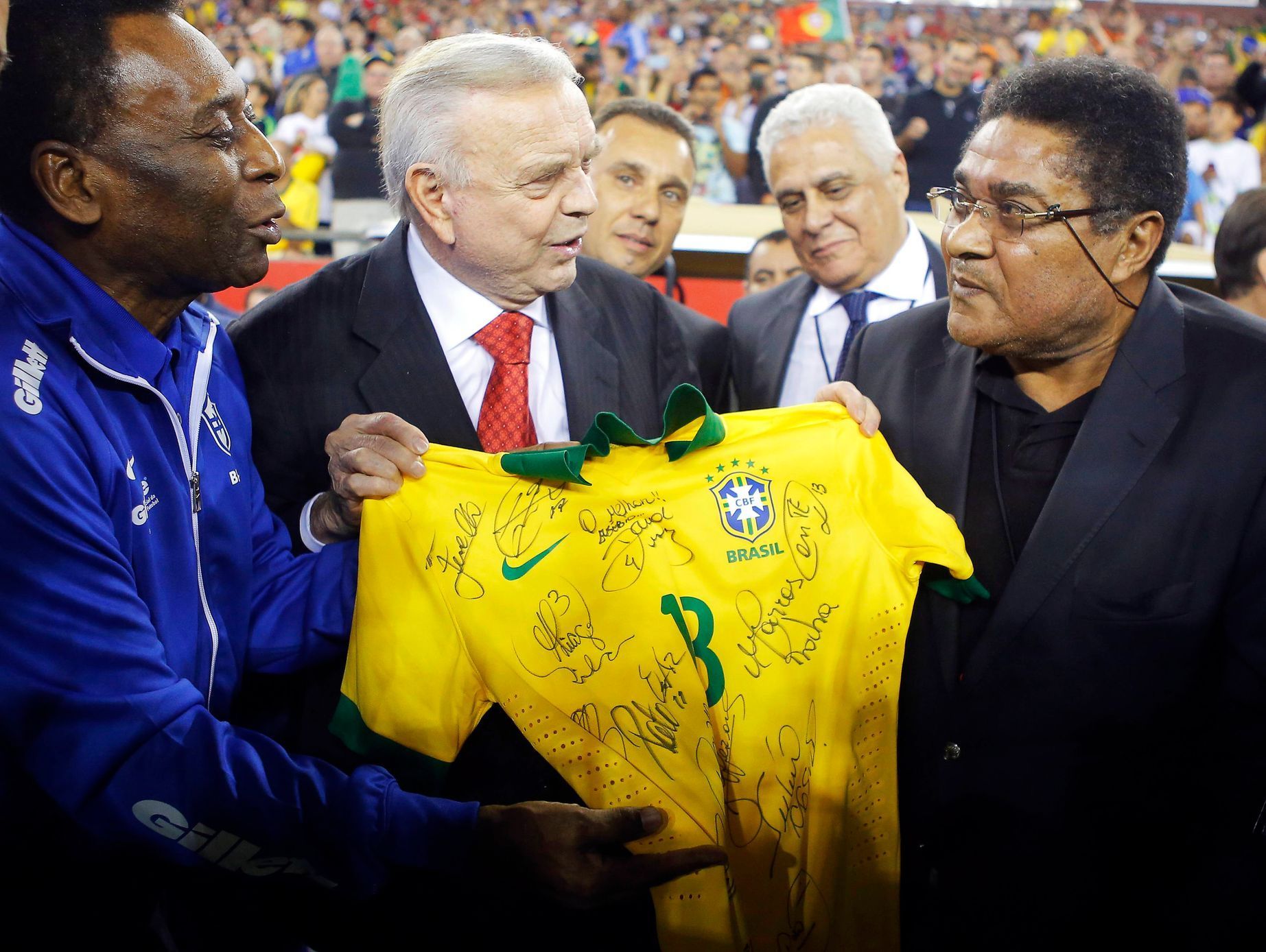 Pelé a Eusébio před přátelským zápasem Brazílie - Portugalsko