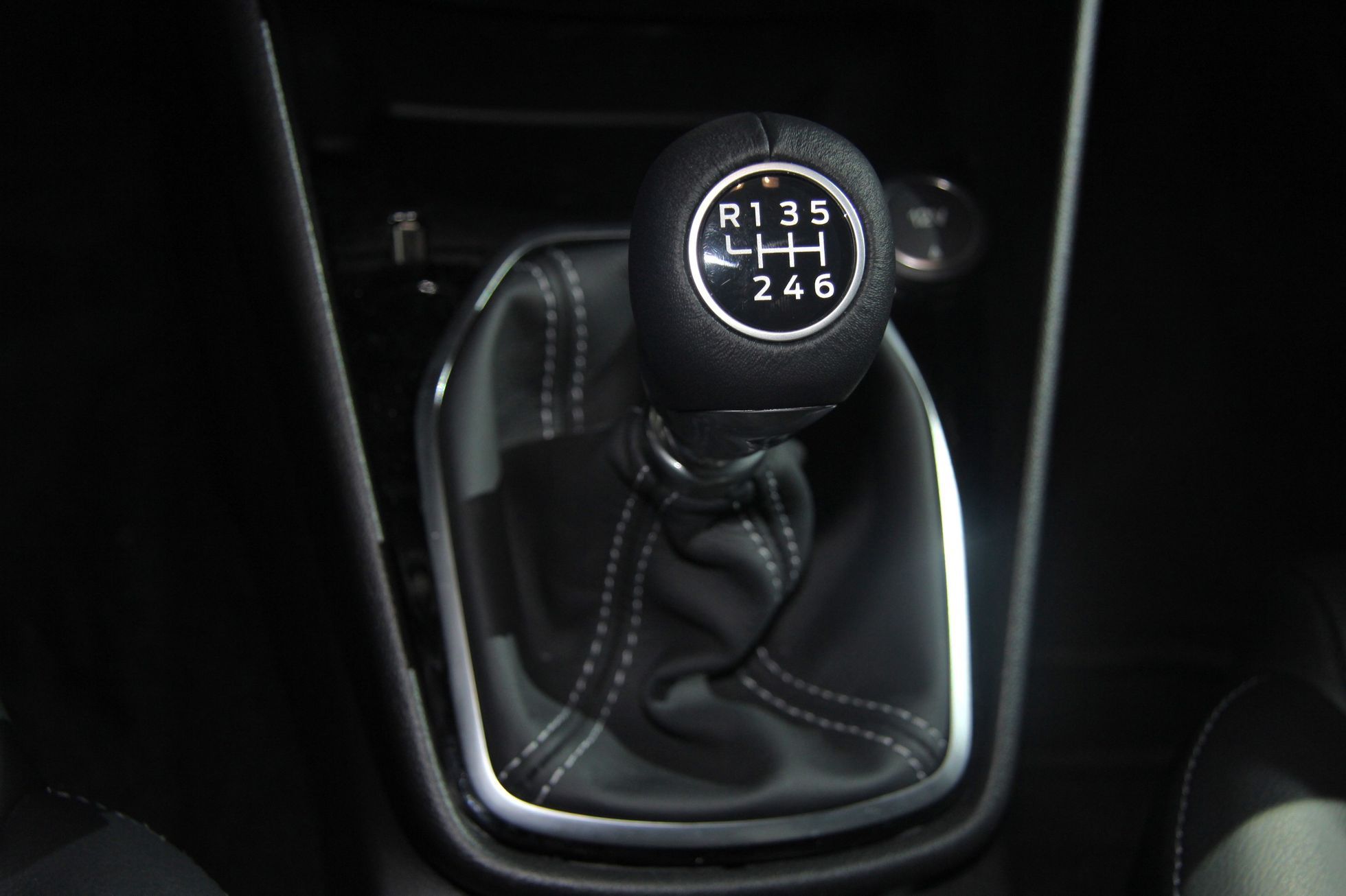 Ford Fiesta 2017 - 14 řadicí páka 2