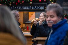 Česká nákaza děsí už i Němce. "Smrtelné nebezpečí mezi svařákem a trdelníkem"