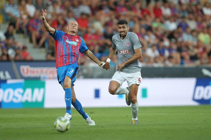 Liga mistrů 2019/2020, 2. předkolo, Plzeň - Olympiakos Pireus, Adam Hloušek a Andreas Buchalakis