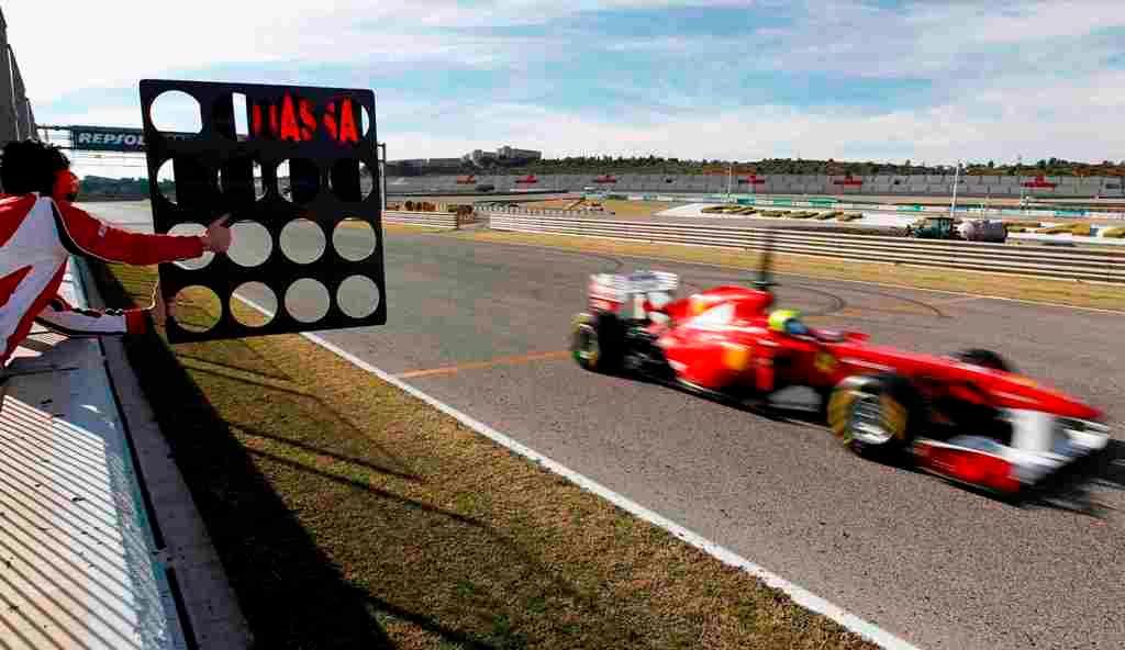 Testy F1 ve Valencii: Felipe Massa