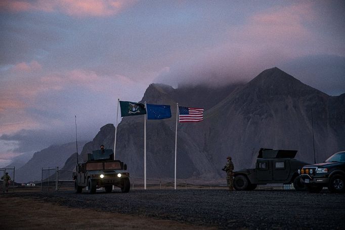 Z politického thrilleru Dům plný dynamitu, který ukazuje, že ani nejvyspělejší technologie nás neochrání před tragédií, pokud do hry vstoupí lidský faktor.