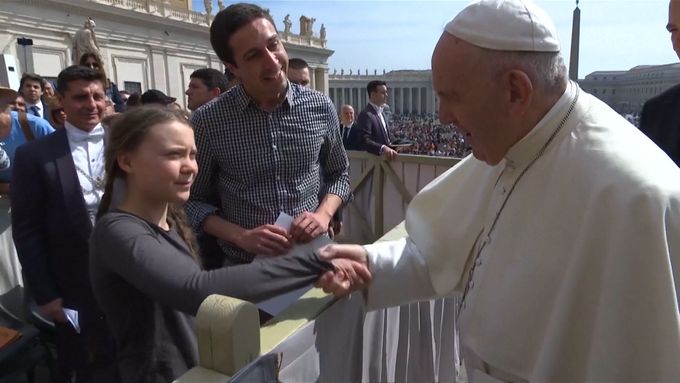 Papež František požehnal mladé švédské bojovnici proti klimatickým změnám