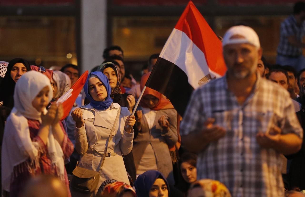 Egypt - zásah proti demonstraci Mursího stoupenců