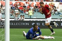 AS Řím rozdrtil Cesenu, Totti překonal gólový rekord