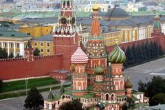 Kreml omilostnil tisíce Britů,Ligu mistrů uvidí bez víz