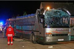 Nehodu rakouského autobusu bude řešit česká policie