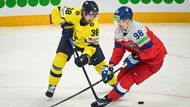 Rasmus Sandin a Martin Nečas ve čtvrtfinále MS 2025 Česko - Švédsko