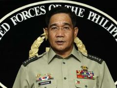 Náčelník generálního štábu Filipínských ozbrojených sil Hermogenes Esperon