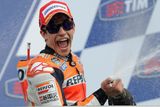 Řečeno stručně, rok 2014 je zatím bez debaty rokem Marca Márqueze. 21letý obhájce titulu dokázal nevídané, vyhrál všech devět zatím odjetých Velkých cen královské třídy MotoGP.