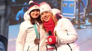 A to stříbrnou rychlobruslařku Martinu Sáblíkovou a dvojnásobnou olympijskou šampionku na lyžích i snowboardu Ester Ledeckou.