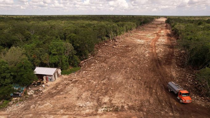 Mayský vlak na Yucatánu: Jedinečná džungle s jaguáry i pyramidami ustupuje železnici