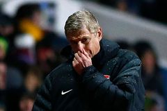 Wenger střídal Rosického, aby špílmachra pošetřil