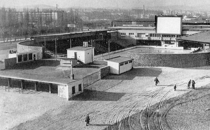 Archivní historie zimního stadionu Za Lužánkami.