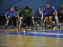 Vojtěch Zuchnický není jediným nehandicapovaným sportovcem mezi handicapovanými. Běžná praxe je to ve florbale, basketbale i para hokeji.