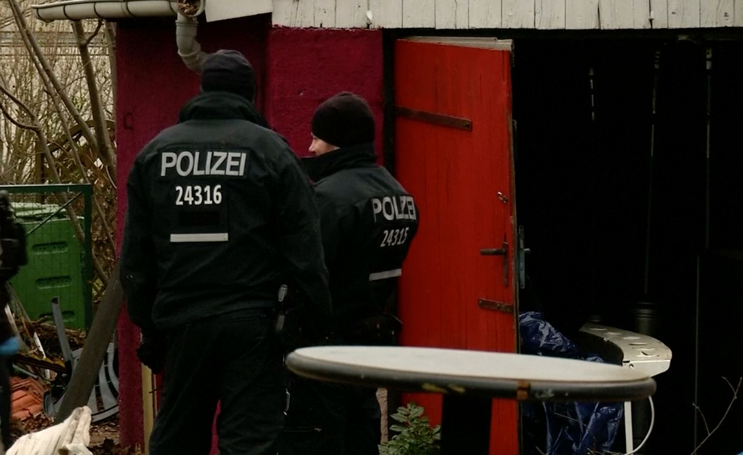 Policejní razie v Berlíně a okolí.