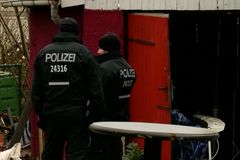Razie v Berlíně. Němci zasahují proti gangu, který pašuje zbraně ze Slovenska