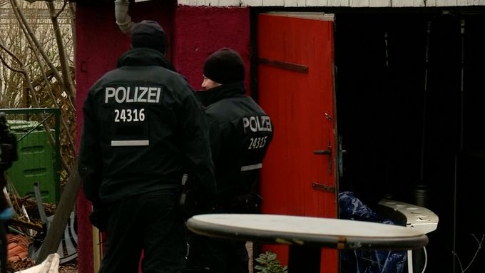 Policisté provedli v Berlíně a okolí razie proti mezinárodnímu gangu pašeráků zbraní.