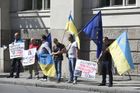 Doněcká republika otevřela v Ostravě "konzulát". Ruská propaganda a divadýlko, demonstrovali lidé