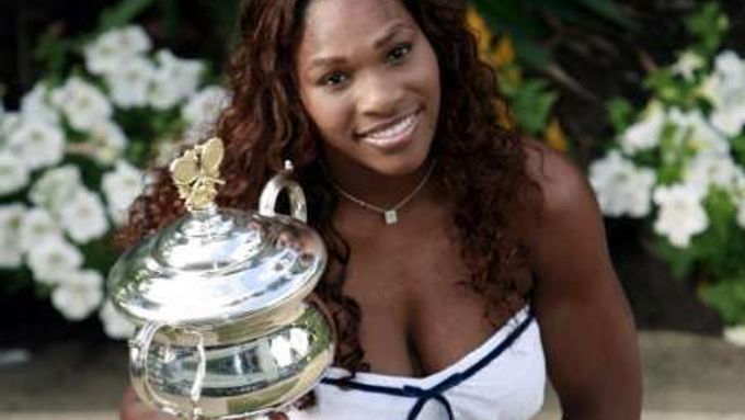 LEDEN - První Grandslam sezony, Australian Open, vyhrála mezi ženami americká tenistka Serena Williamsová. Ve finále porazila rusku Šarapovovou jasně ve dvou setech.