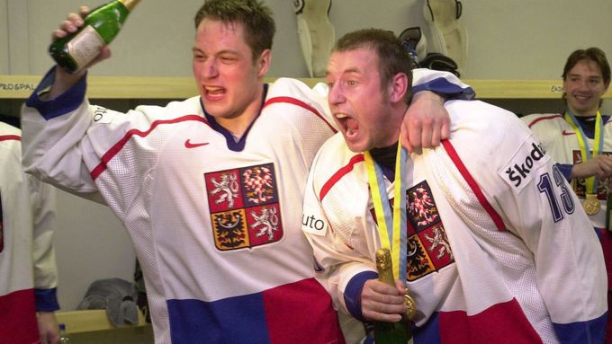 Podívejte se ve fotogalerii, co dnes dělají hokejisté, kteří pomohli národním týmu vybojovat na přelomu tisíciletí "zlatý hattrick".