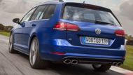 Volkswagen Golf uhájil třetí místo, když se pro něj rozhodlo 228 786 zákazníků. To je o 5,9 procenta více než loni.