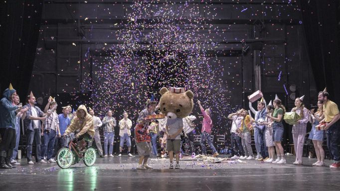 Z inscenace Dmitrije Krymova Tři mušketýři a já.