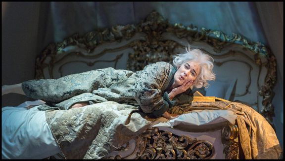 Mozarta v opeře Dopisy, hádanky a příkazy zpívá Alžběta Poláčková.