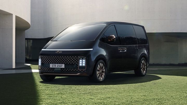 Velká MPV ještě nejsou mrtvá. Hyundai odhalil model Staria, šlape na paty Multivanu; Zdroj foto: Hyundai