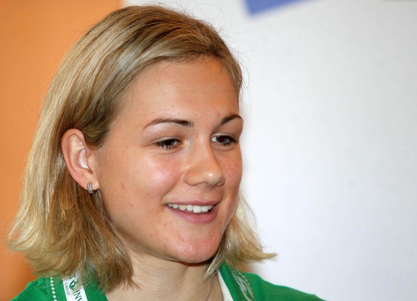 Česká rychlobruslařka Karolína Erbanová na tiskové konferenci před sezónou 2012/13.