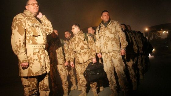 Sbohem, Česko. Vojáci odletěli do Afghánistánu