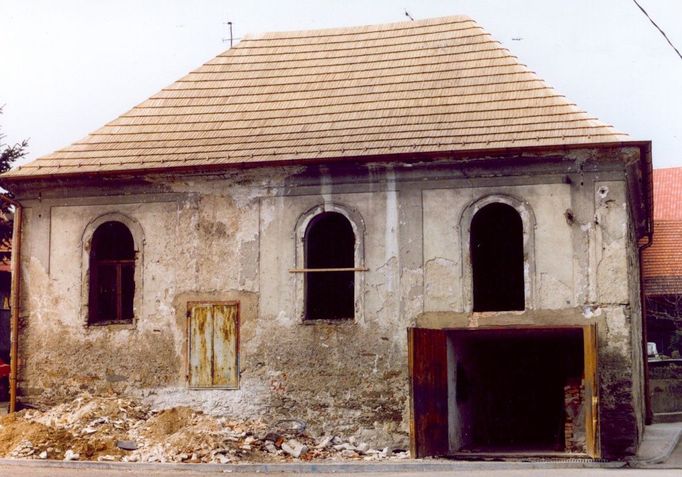 Ledeč nad Sázavou - východní strana synagogy, před rekonstrukcí