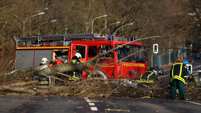 V Německu sčítají škody po silné bouři.