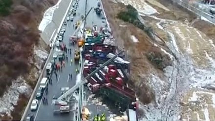 V Číně se na dálnici srazilo skoro čtyřicet aut