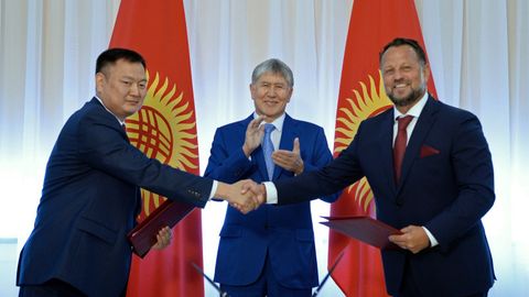 Vina za Liglass padá na prezidenta a vládu, tvrdí kyrgyzský politik