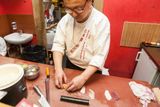 Nachází se v Rytířské ulici v Praze. Místní kuchař se naučil sushi od japonská mistra Hiroumi Tamura.