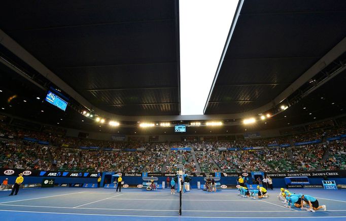 Australian Open: Rod Laver Aréna, střecha se zavírá