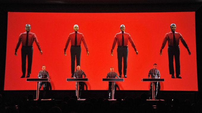 Kraftwerk v Praze neopomněli svůj hit The Robots z roku 1978.