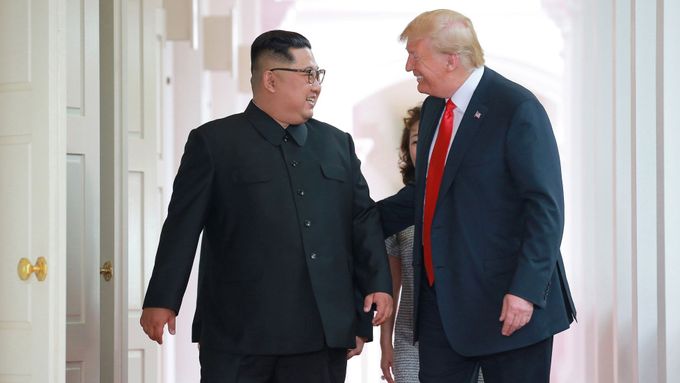 Severokorejský vůdce Kim Čong-un s Donaldem Trumpem.