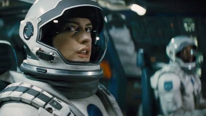 Podívejte se na první ukázku z filmu Christophera Nolana Interstellar.