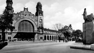 Takto vypadal vstup na nádraží Františka Josefa po jeho dokončení v roce 1909.