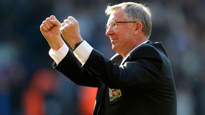 Sir Alex Ferguson se rozloučil s Manchesterem United přestřelkou 5:5 na hřišti West Bromwiche, přestože United vedli v 81. minutě ještě 5:2.